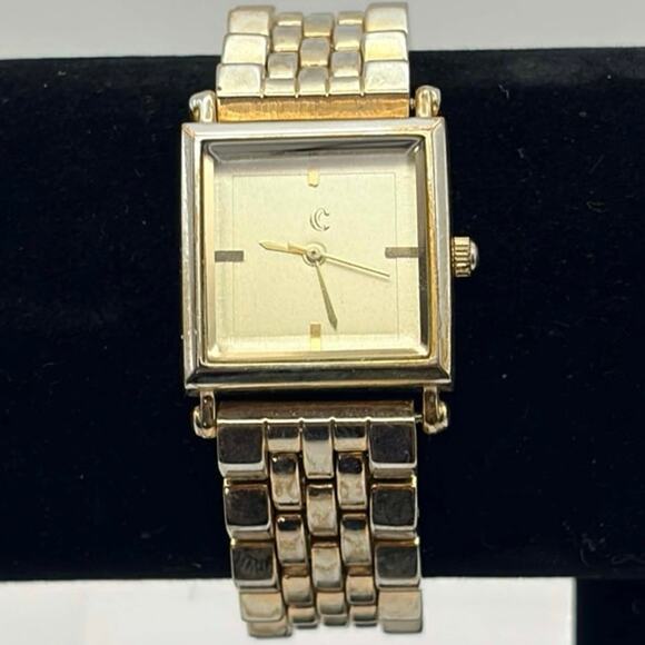 Gold Charming Charlie Watch - Picture 1 of 4